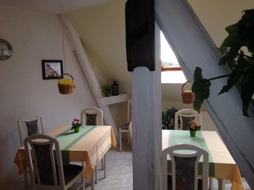 Pension & Sauna Am Lorenz Calbe Eksteriør billede
